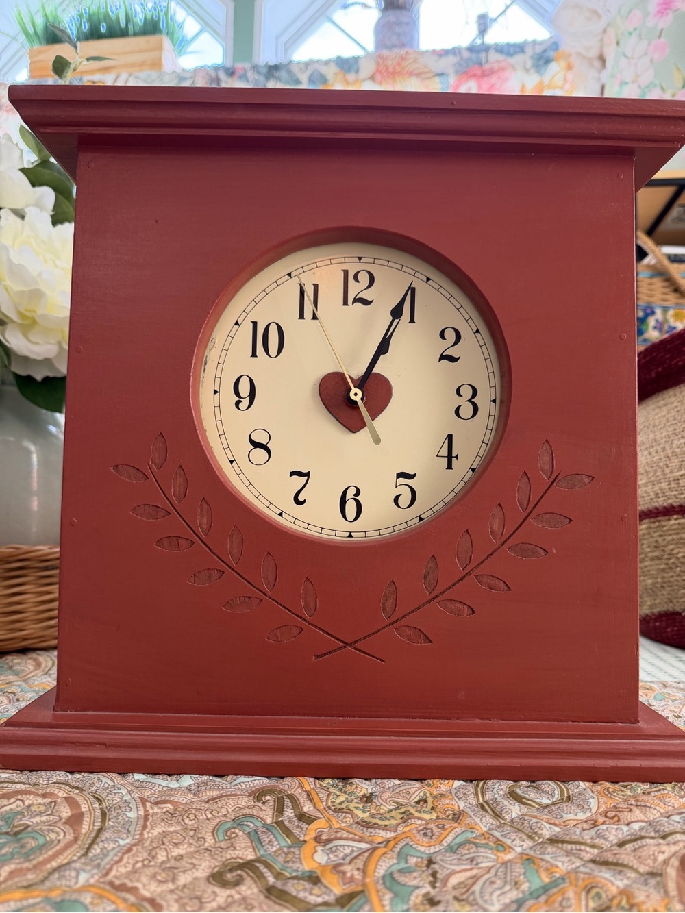 Vintage Primitive Country Red Mantel Clock Heart Folk Art Farmhouse Cottage Deco